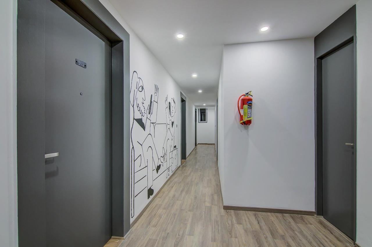 Super Townhouse Global Village Tech Park Near Kengeri Bus Terminal Metro Station Bangalore Buitenkant foto