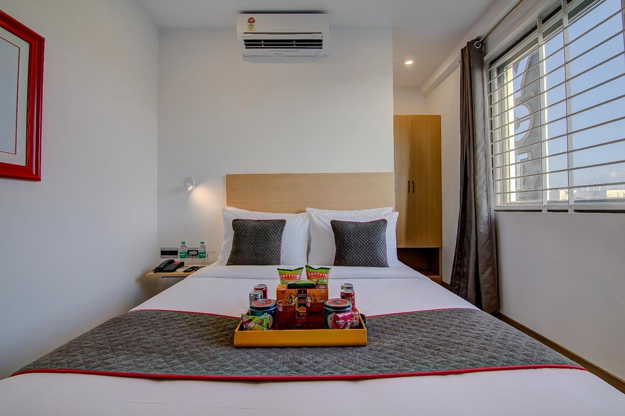 Super Townhouse Global Village Tech Park Near Kengeri Bus Terminal Metro Station Bangalore Buitenkant foto