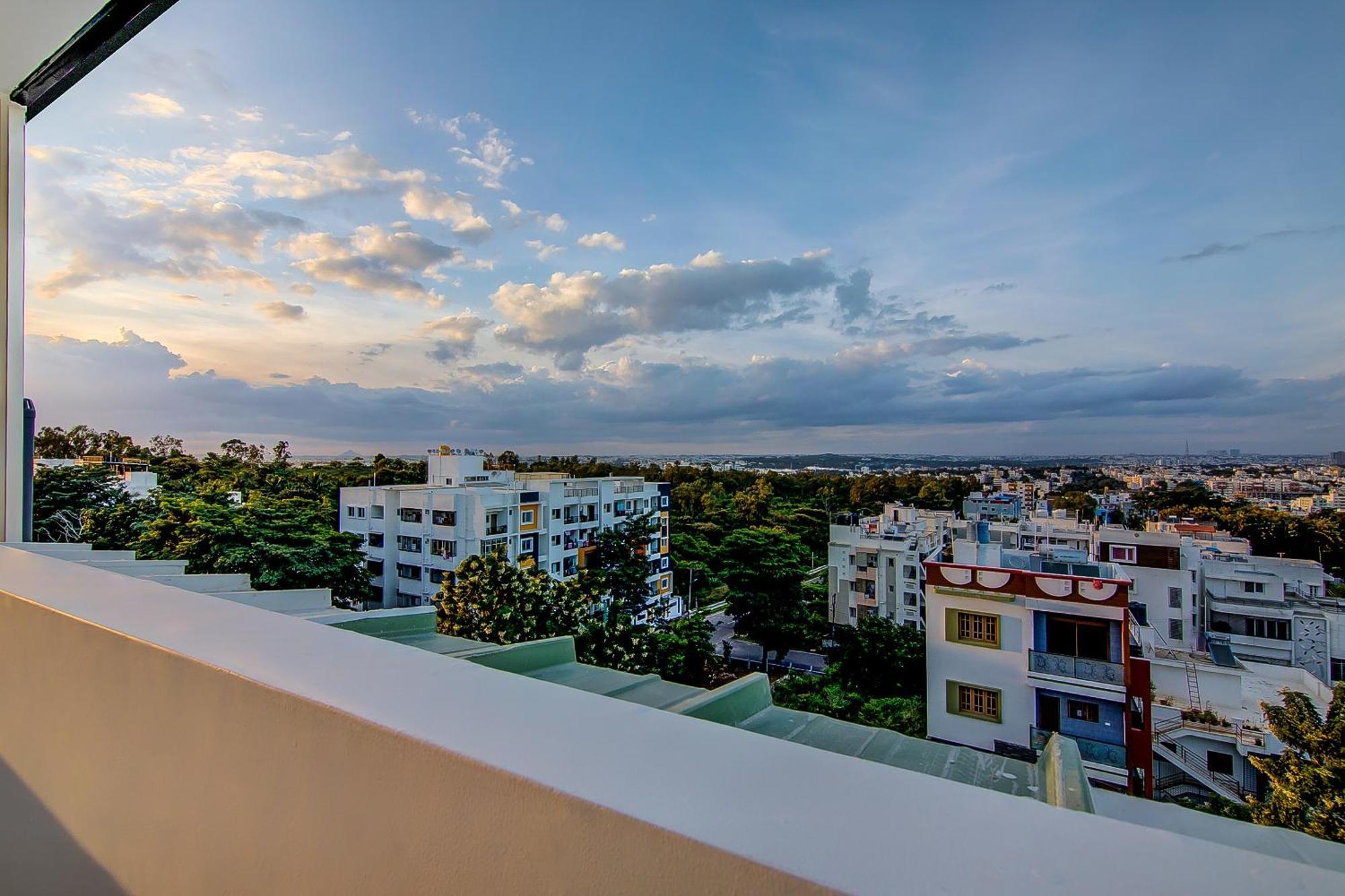 Super Townhouse Global Village Tech Park Near Kengeri Bus Terminal Metro Station Bangalore Buitenkant foto