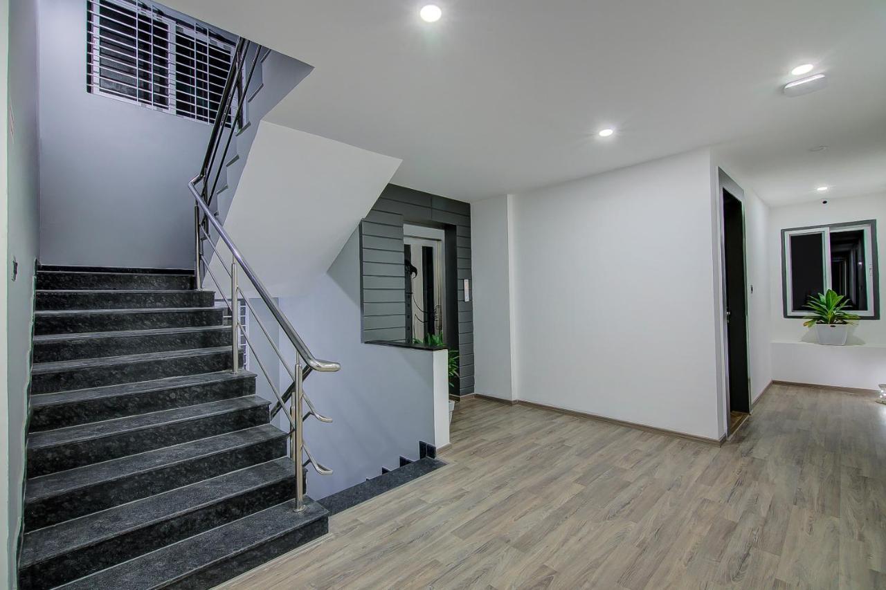 Super Townhouse Global Village Tech Park Near Kengeri Bus Terminal Metro Station Bangalore Buitenkant foto